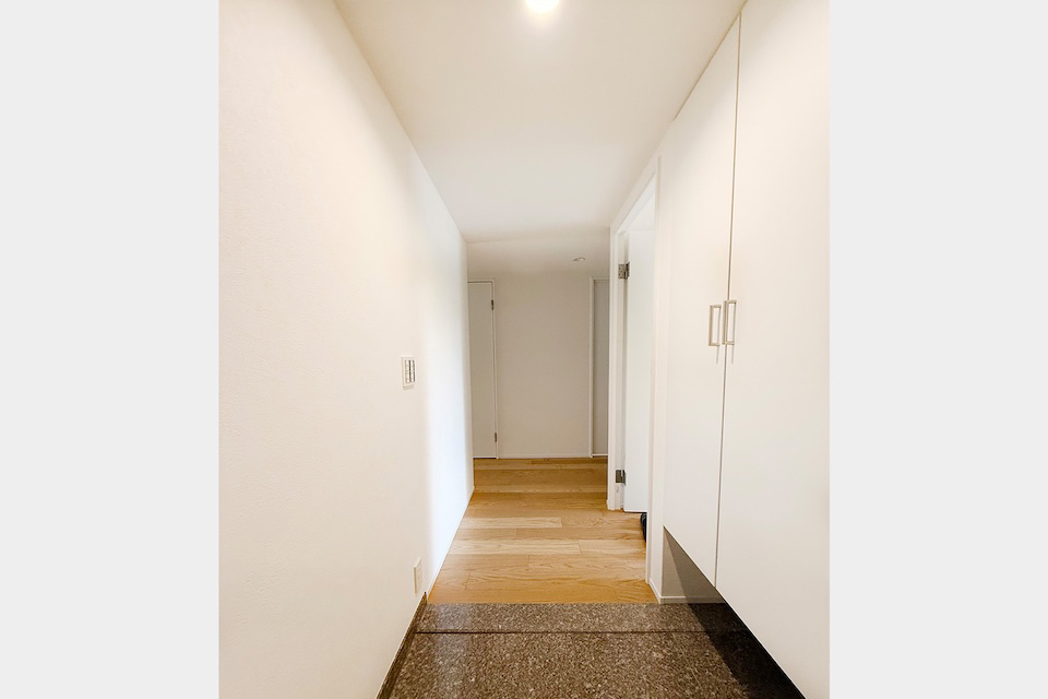 ローレルスクエア登美ヶ丘Ⅱ期14番館｜玄関